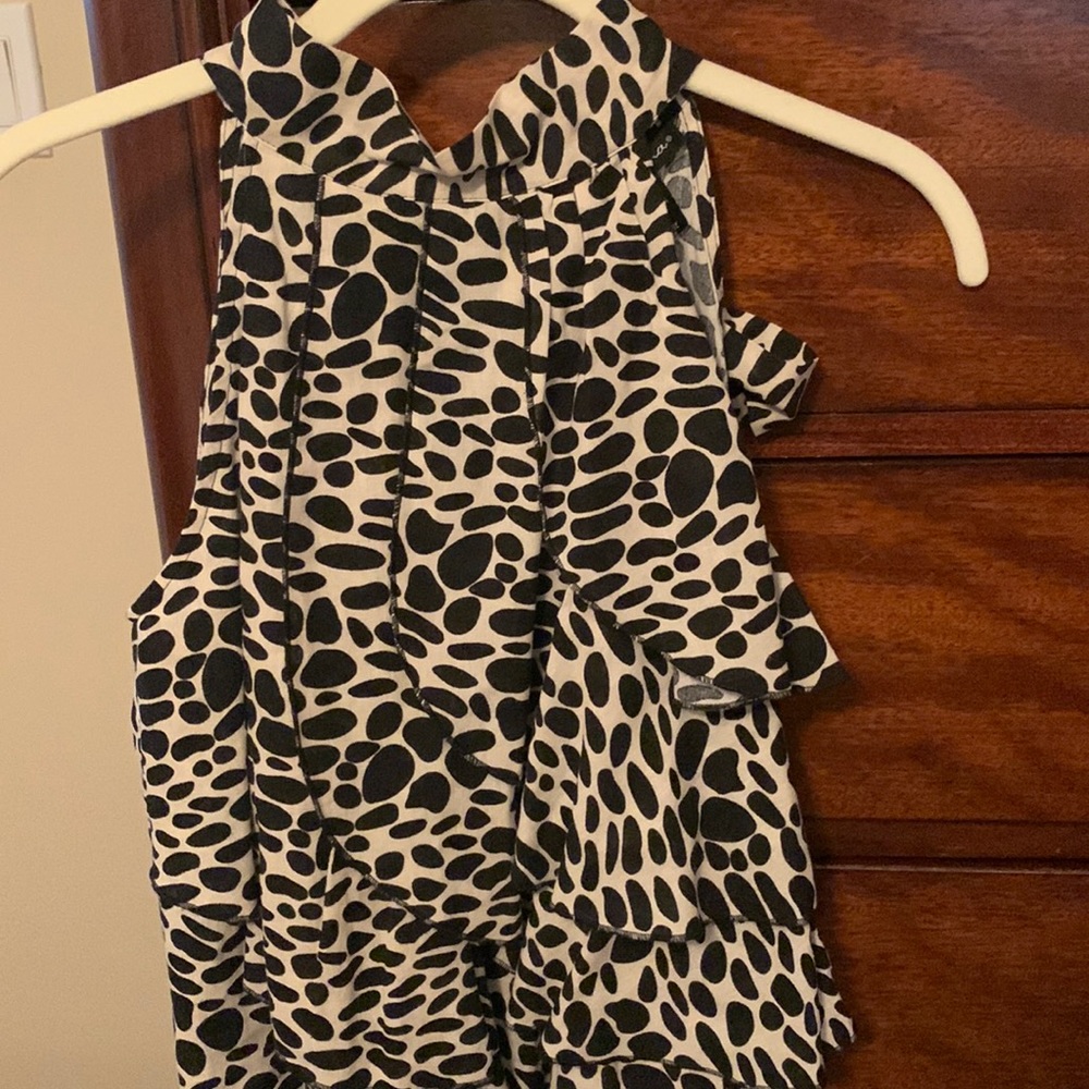 Animal print women’s tie- back halter.
